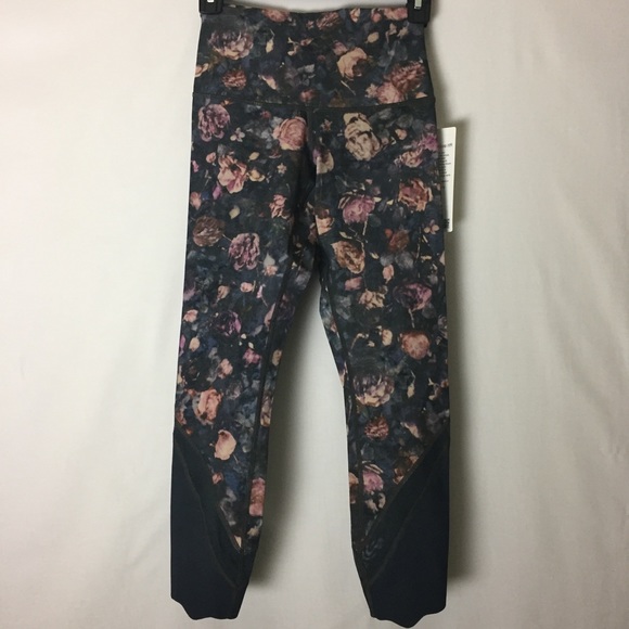 lululemon athletica Pants - Lululemon Wunder Under Crop HR Scallop 24”